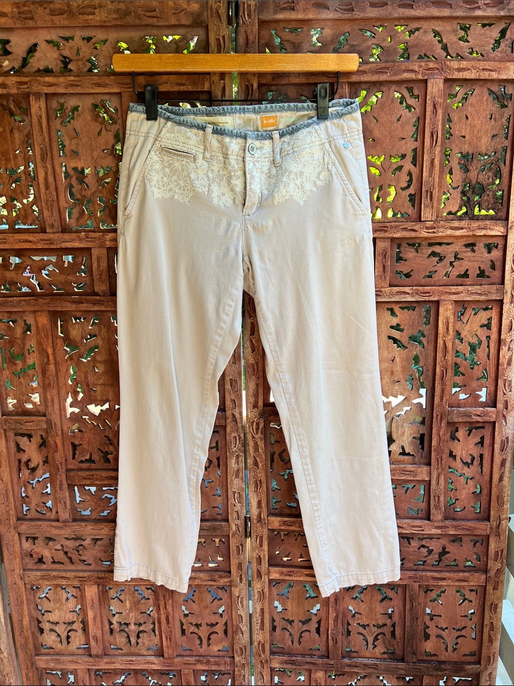 Pilcro and the Letterpress Hyphen Cream Cropped Ankle Pants